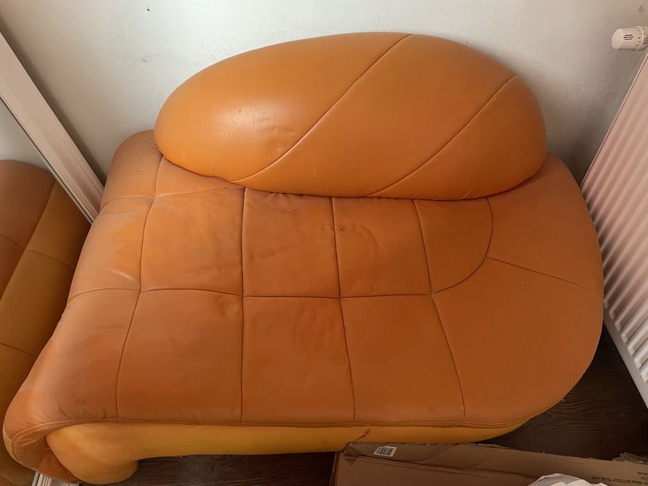 Vand set mini canapele 2bucati+masa
