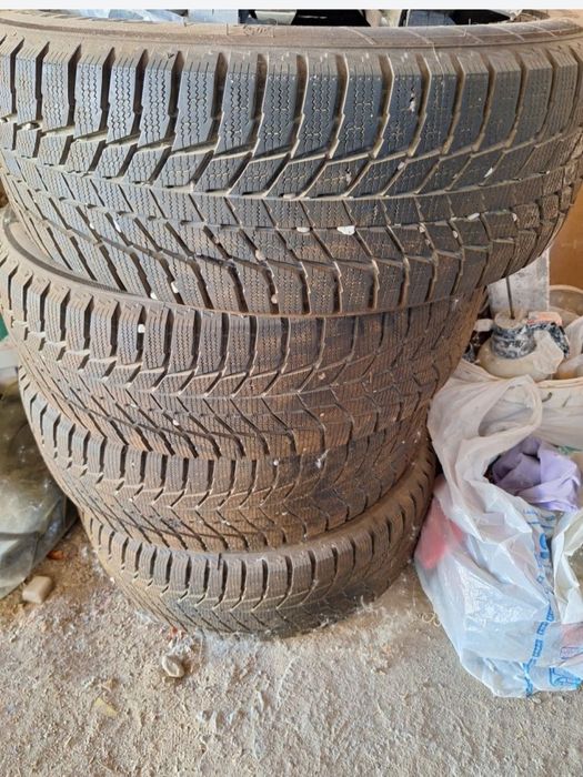 Баллон зимний , 205/60/16. 1ай ғана салынды, машина сатылып кетті