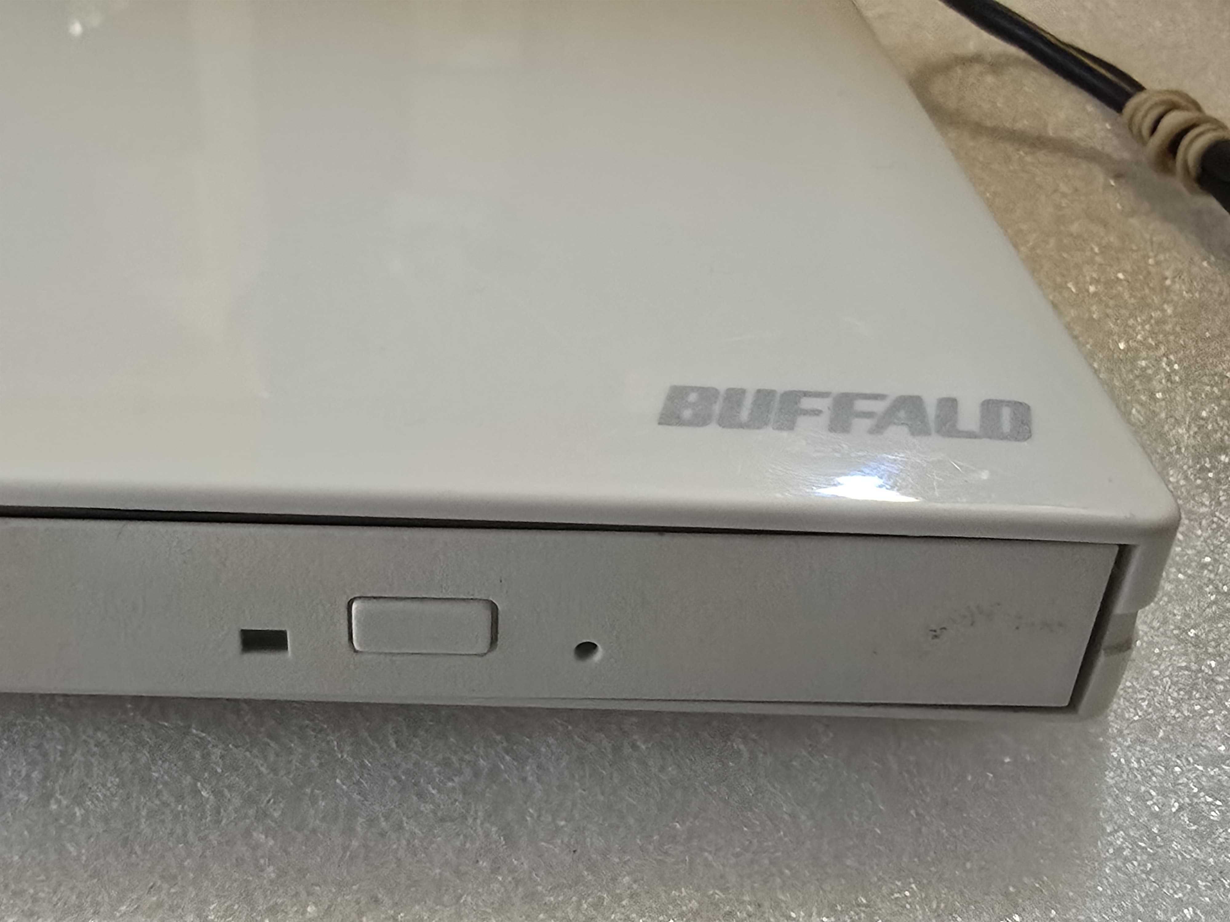 DVD Writer extern BUFFALO Slim, 8x, USB 2.0, Alb, Retail - poze reale