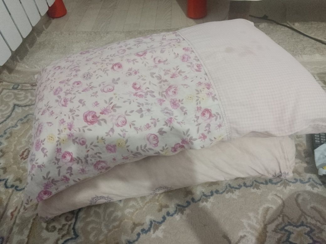 Корпешки подушки одеяло чистый мягкий хорошем сост 6500т