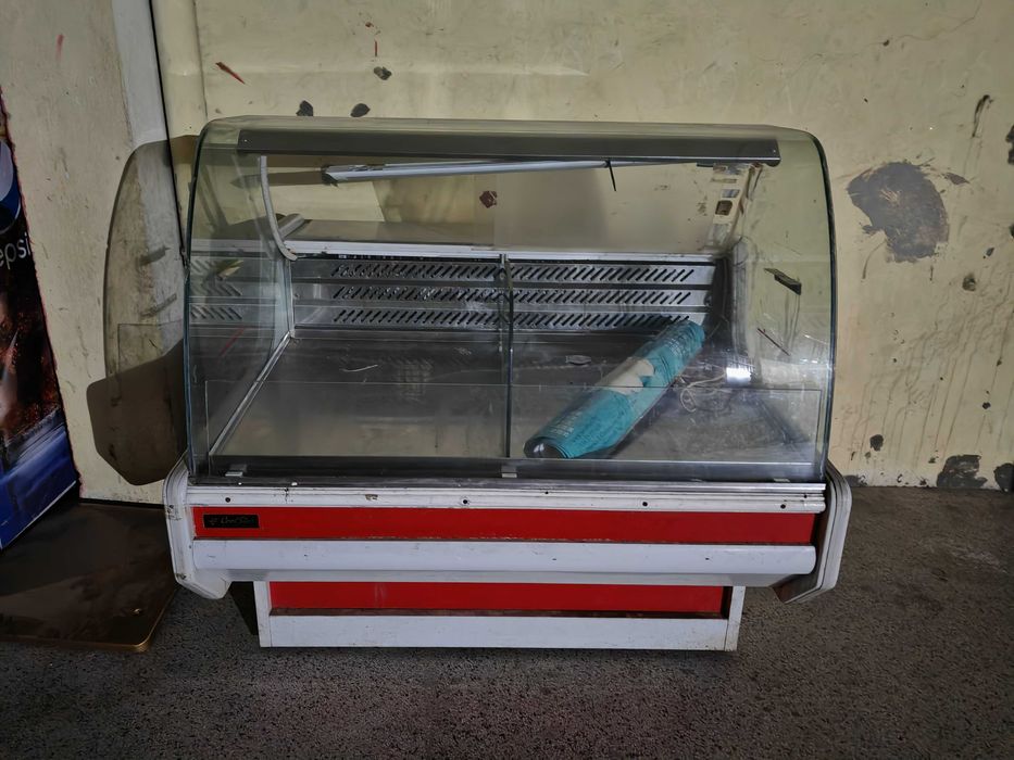 продавам хладилна витрина- хоризонтална