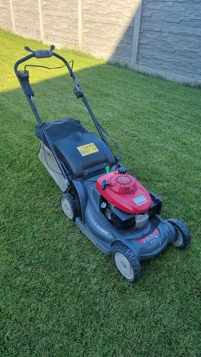Masina de tuns iarba HONDA HRX 476