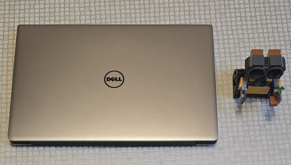 Продавам Dell XPS 9360 4k Touchscreen