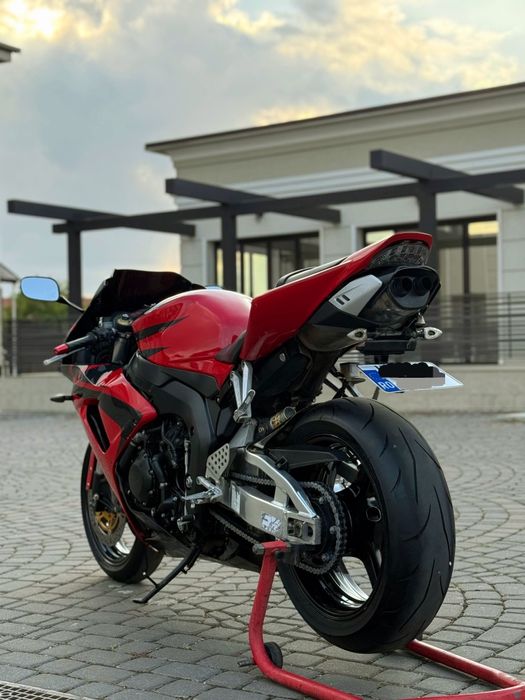 Honda cbr 1000 RR 2006 -sc57 (nu suzuki yamaha ) variante schimb