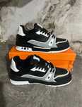 Lv trainer alb negru