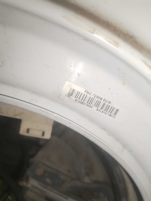 Vand 2 mașini de spălat haine pentru piese