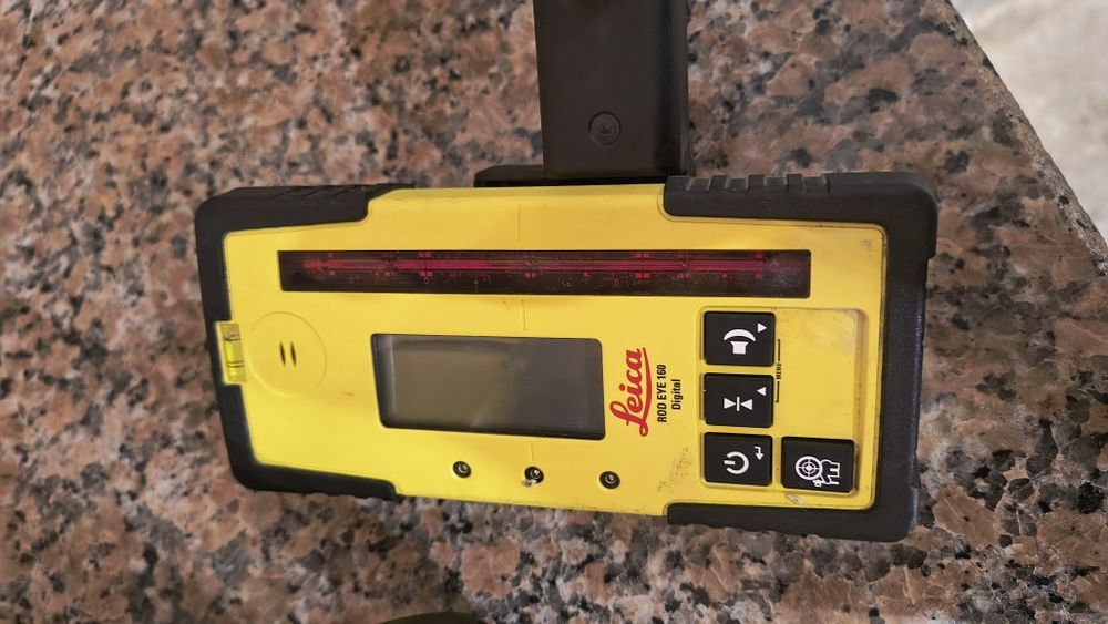 Leica nu hilti laser