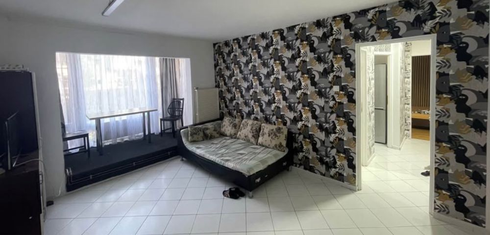 Inchiriez apartament 3 camere