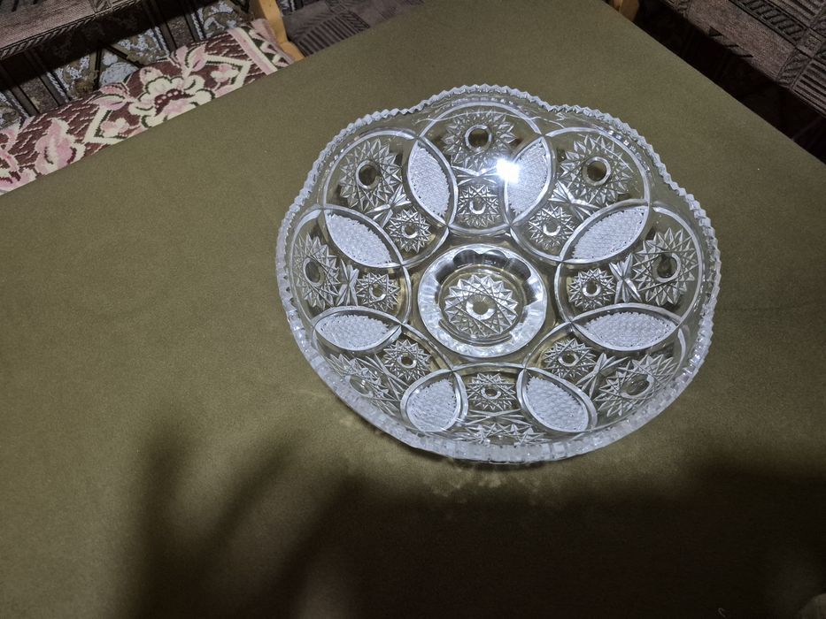 Ваза хрустальная большая в диаметре  28 см Россия