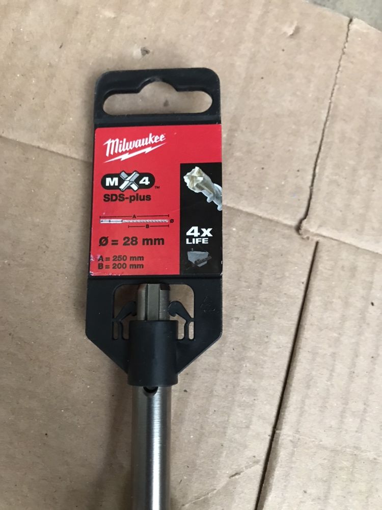 Burghiu Milwaukee 28x250mm Nou cu 4 Cuțite