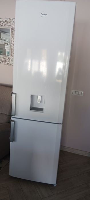 Frigider cu dozator Beko