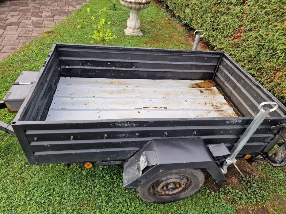 Vind remorca auto
