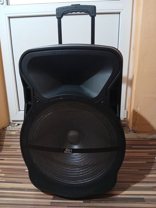 Vând doua boxe portabile