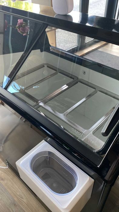 Vitrina frigorifica gelato / Inghetata / 12 AROME / NOU