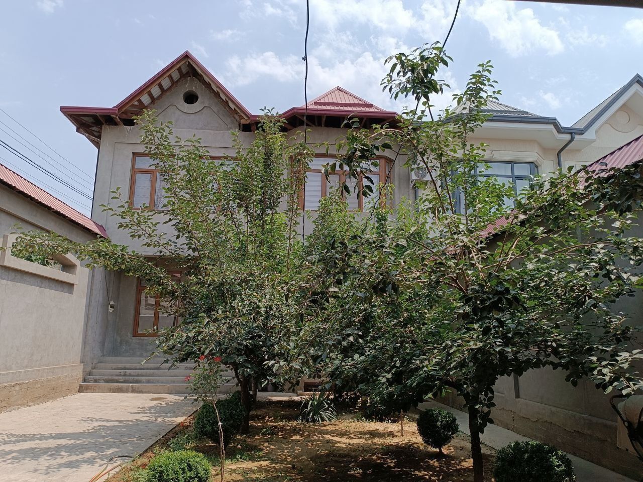 Ohunboboyevda uy sotiladi