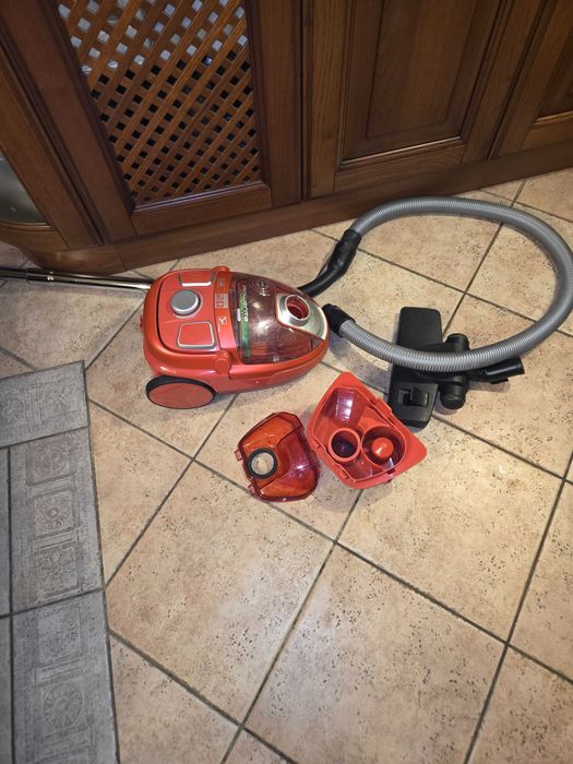 Прахосмукачка Rowenta compact ergo citronic