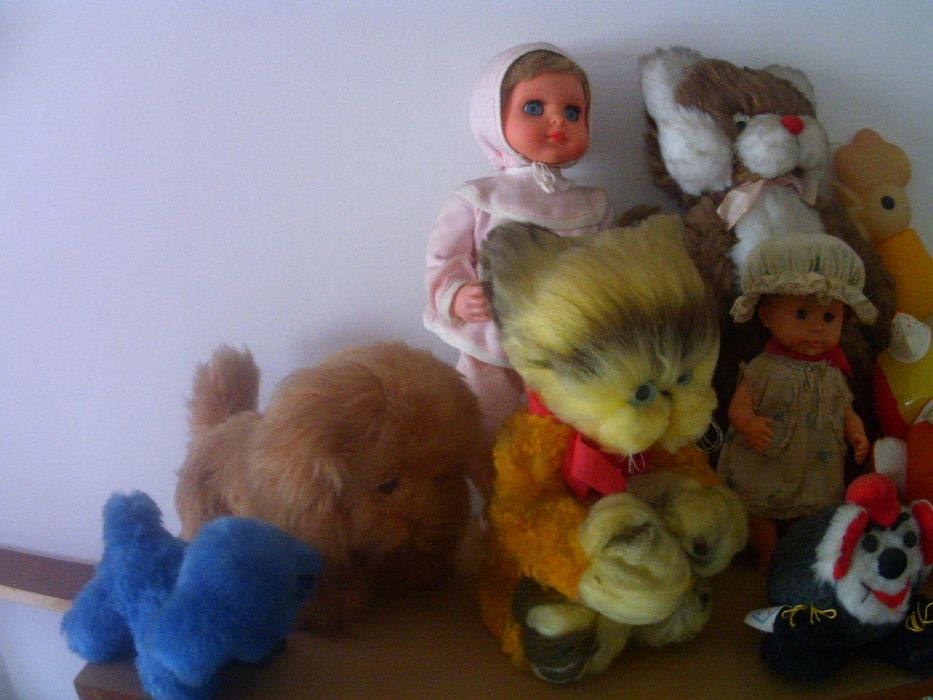 Jucarii de colectie papusi , ursuleti , catei , cocos , ratoiul donald