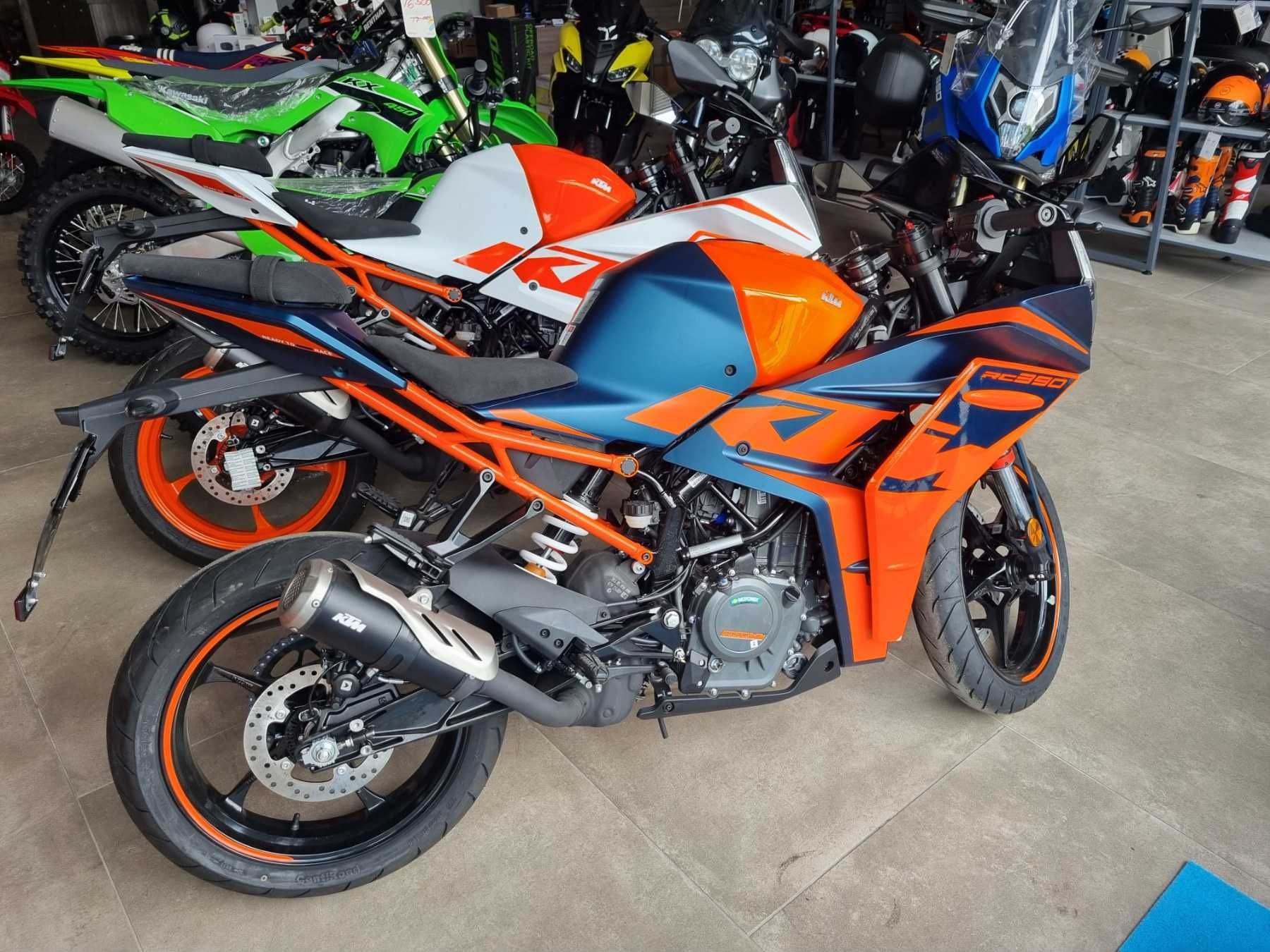 Мотоциклет KTM RC 390 2023