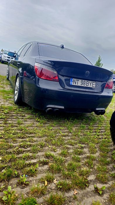 BMW E60 525d M-pack aprox 300cp