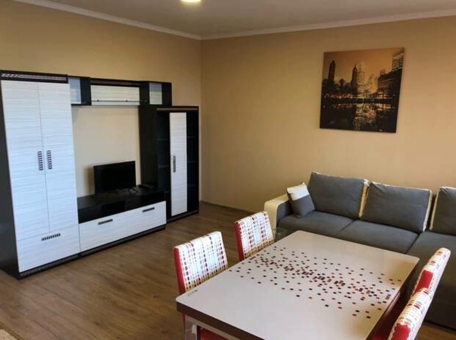 Дава се под наем Двустаен апартамент в Пловдив, Христо Смирненски - 79 кв.м за 425 € - Снимка #1