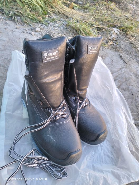 Продам ботинки .