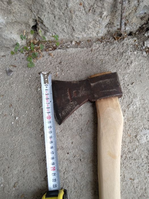 Продавам две малки антикварни Френски брадви 19-ти век