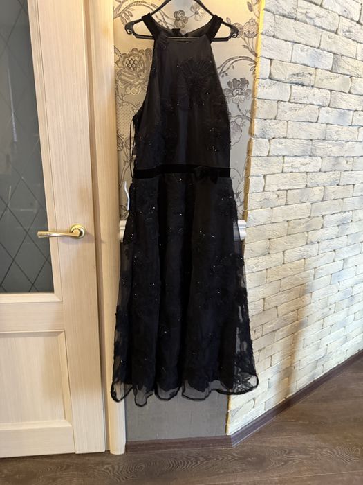 Продаю платье женское