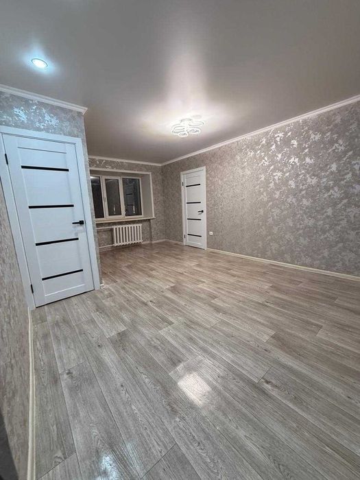 В продаже 2х комнатная квартира в центре на 2 этаже