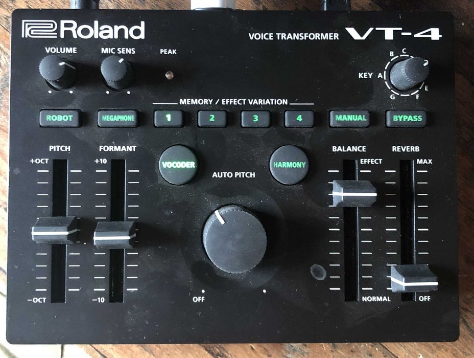 Efect voce ROLAND VT-4