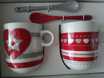 Комплект от 2 чаши за кафе/чай със сърца