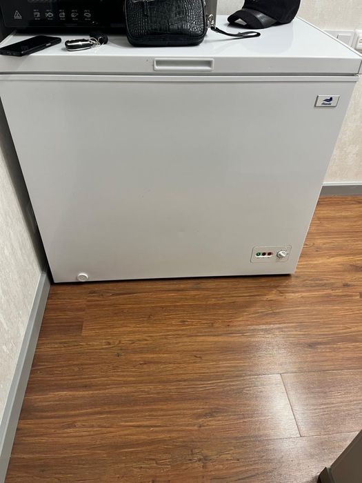 Продам морозильную камеру