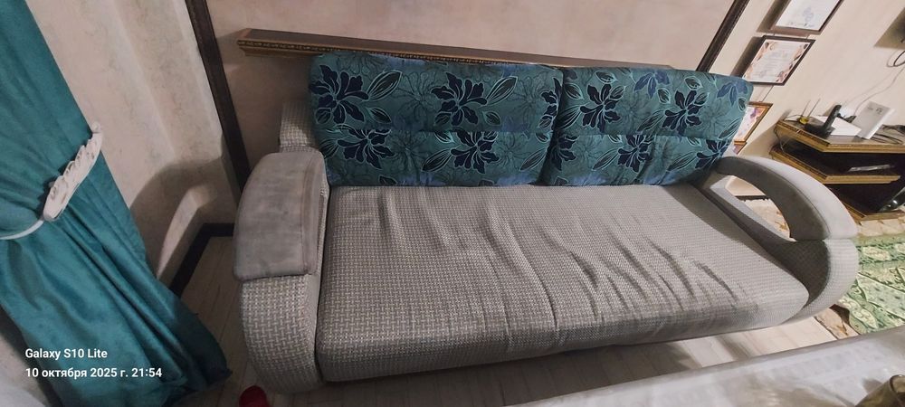 Продам б/у диван