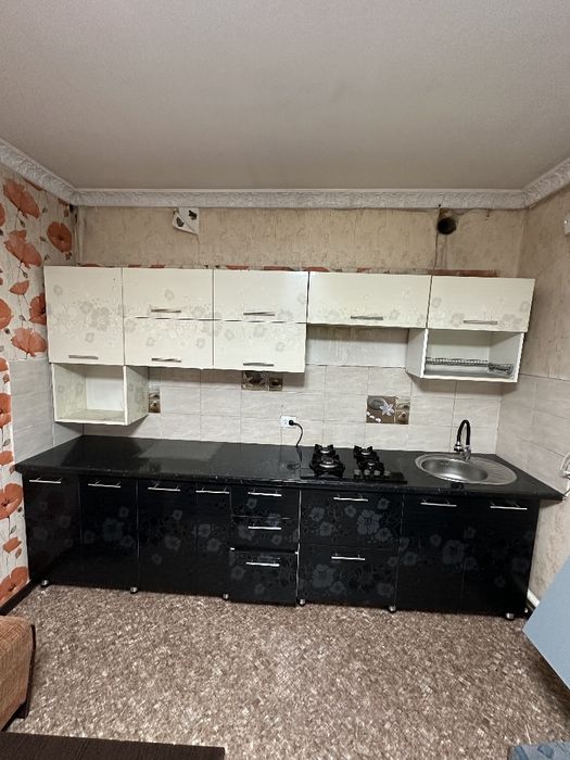 Кухонный гарнитур продам