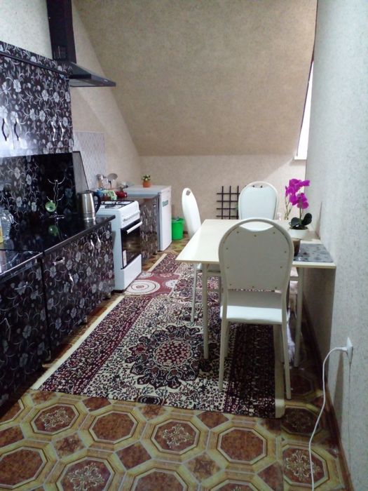 Kvartira sotiladi sharq 1