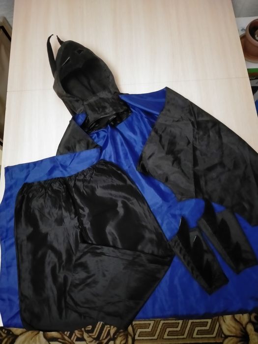 Продам новогодний костюм Бэтмен