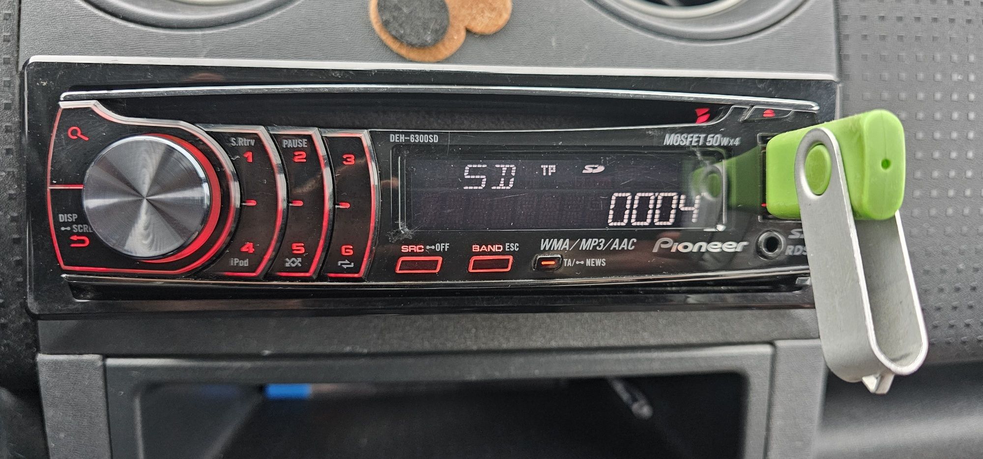 Продавам Pioneer deh-6300sd