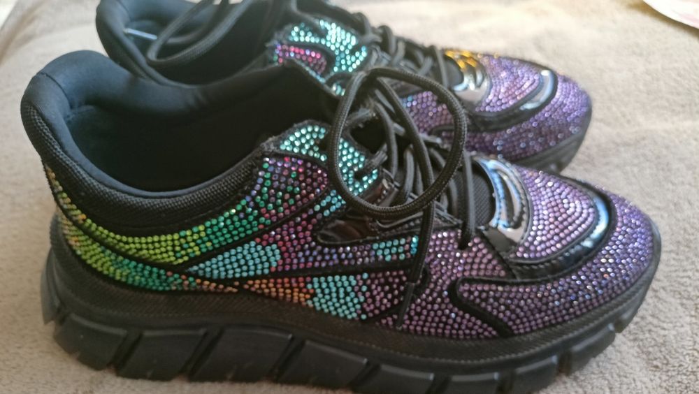 Дамски маратонки GUESS