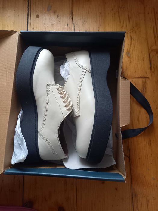 Zara бежови кожени обувки