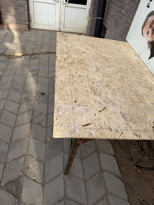 Стол, отдам бесплатно. Самовывоз!