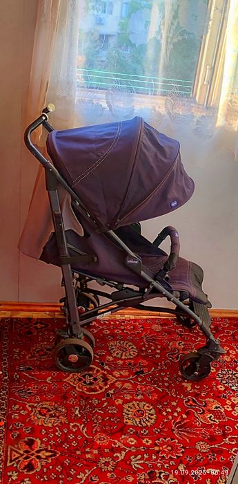 Удобная и лёгкая коляска Chicco