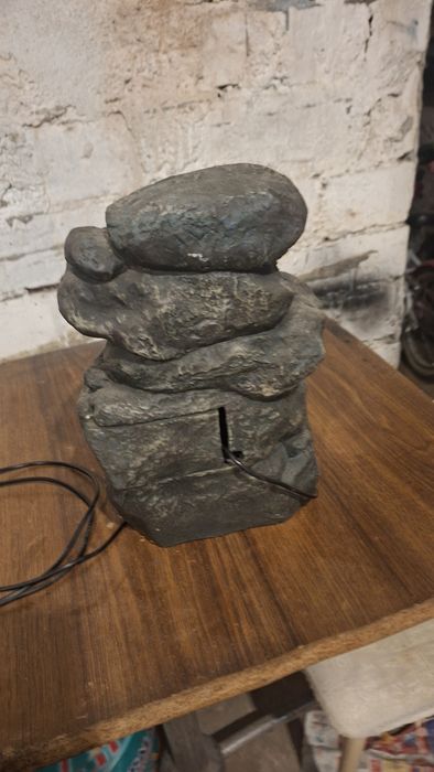 Fântână arteziana de interior cu led