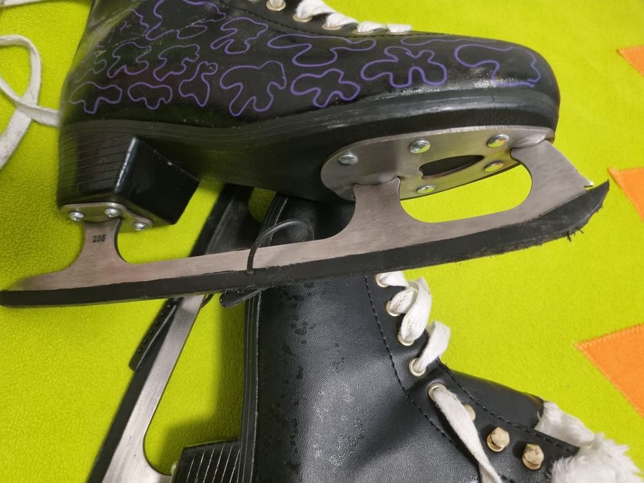 Patine fete marimea 38 - patinaj artistic