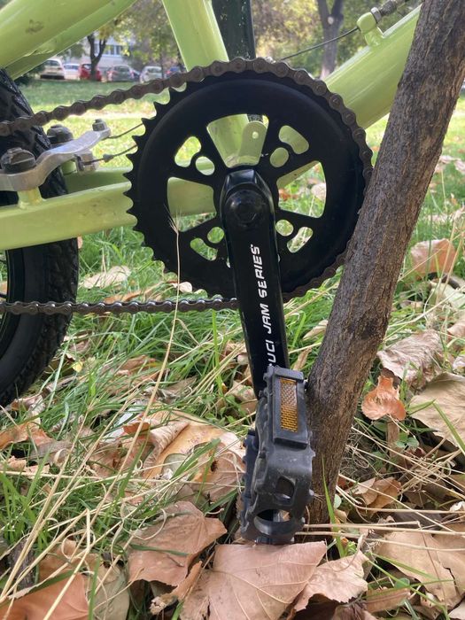 Детски bmx
Рамака:tony hawk attaboy
Пегове: tony hawk
Гуми: 16 цола
Сп