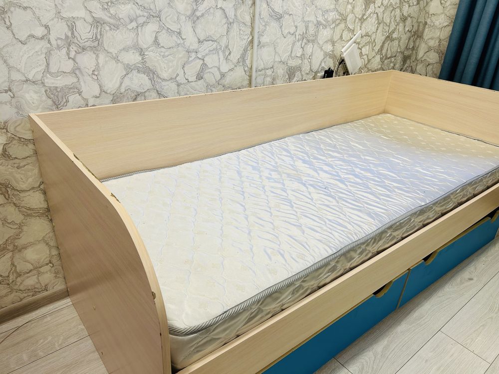 Продам односпальную кровать