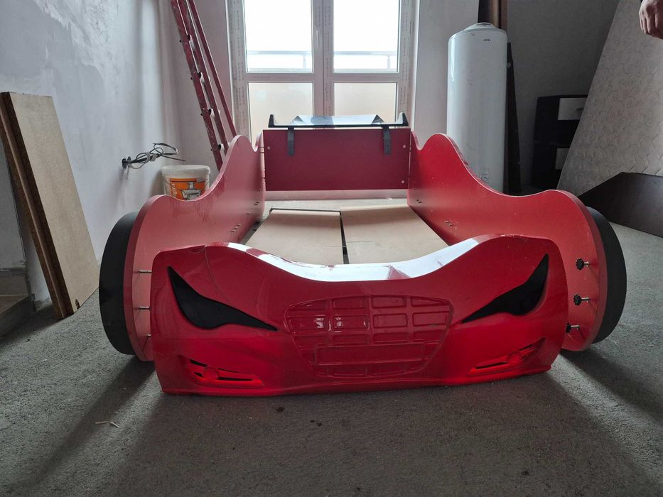 Продава детско легло-Спортна кола с матрак, Размери 190 на 90см. 95лв