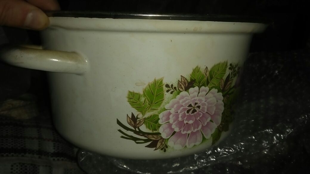 Кастрюля эмалированная