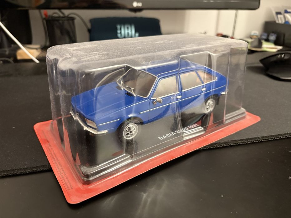 Dacia 2000 (1981) – Mașinuță colecție, scara 1:43