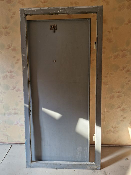 Железная дверь входная
