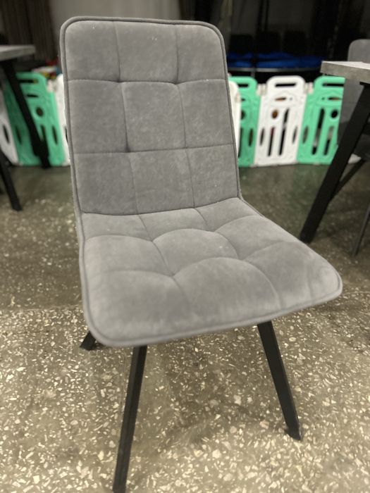 Продам стулья новые