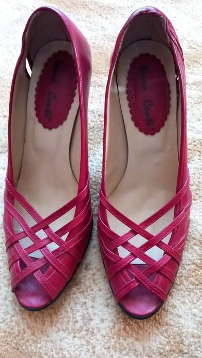 Pantofi decupați din piele mărimea 37